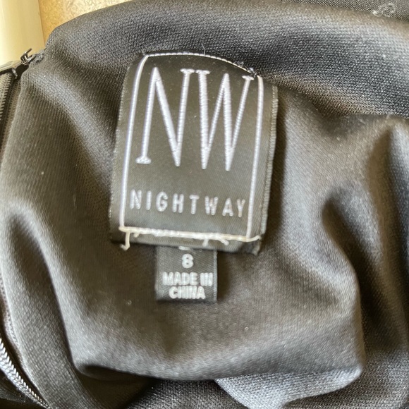 Prom dress with train - Picture 7 of 7